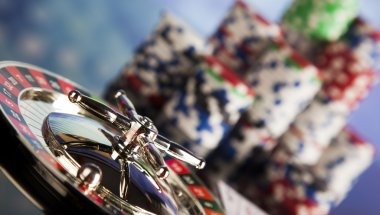 cuan77 mobile app Casino Hold'em interface